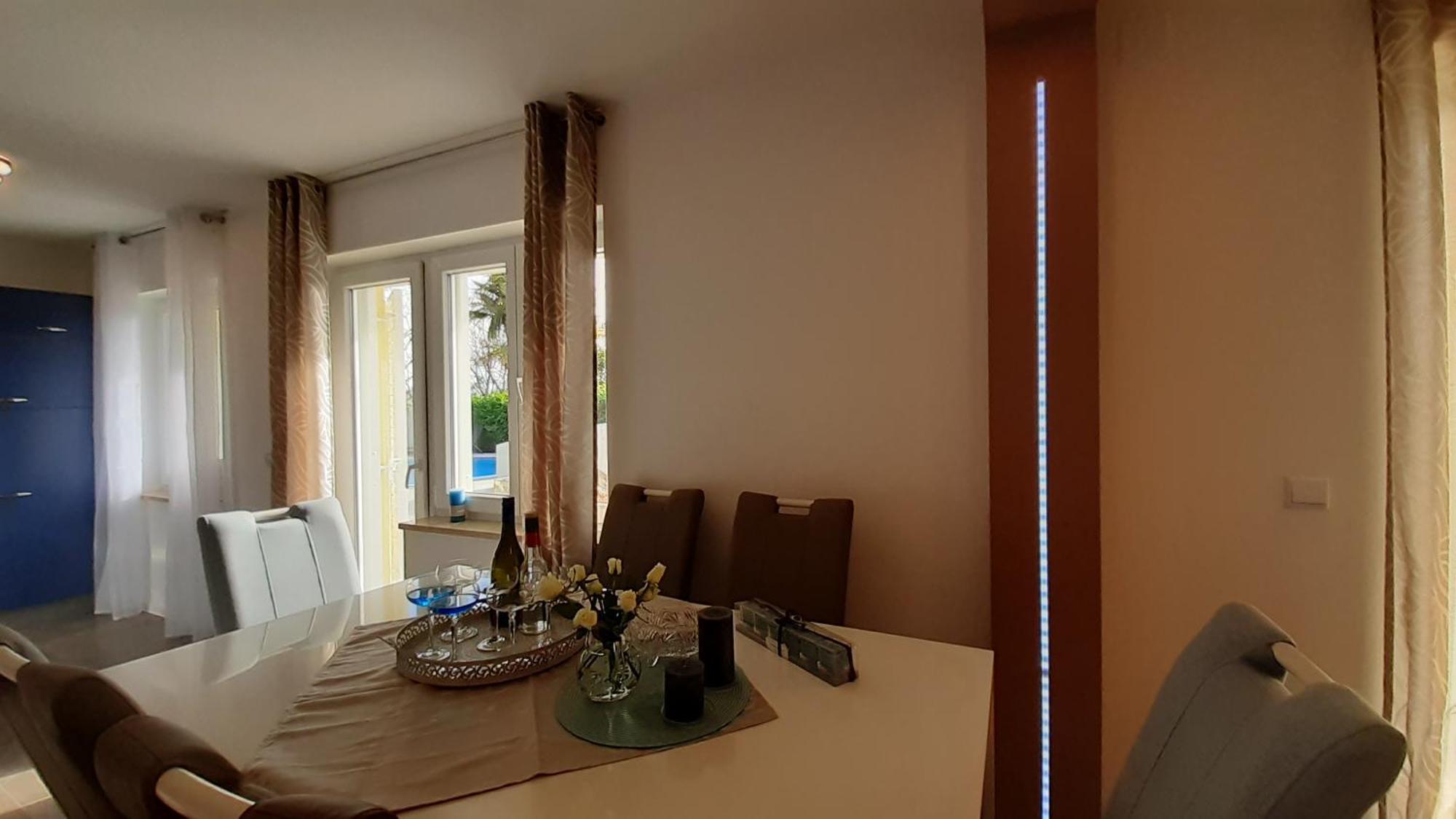 Villa Elke Maria With Overflow Pool And Hydromassage Novigrad Istria Rom bilde
